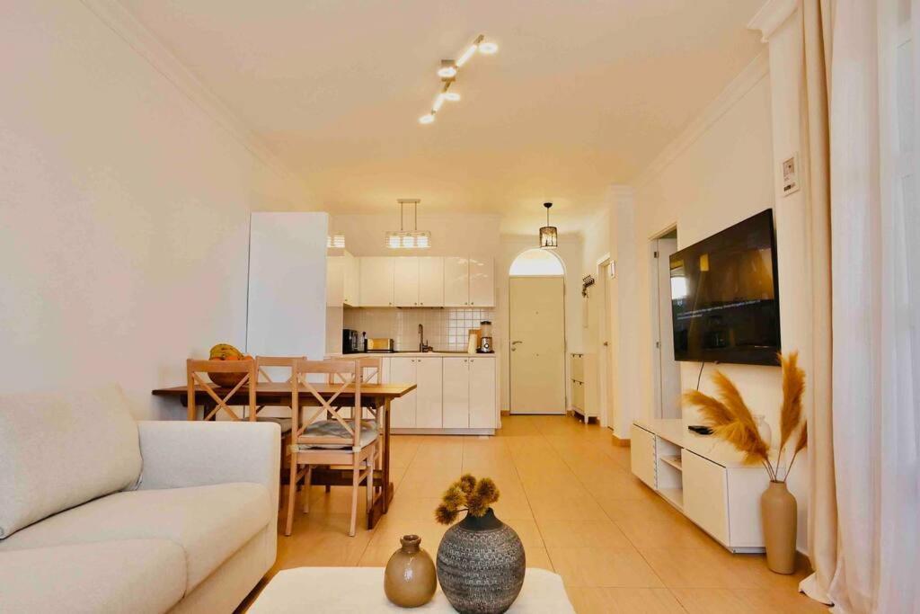 Costa Adeje, 2 Bedrooms Apartment Экстерьер фото
